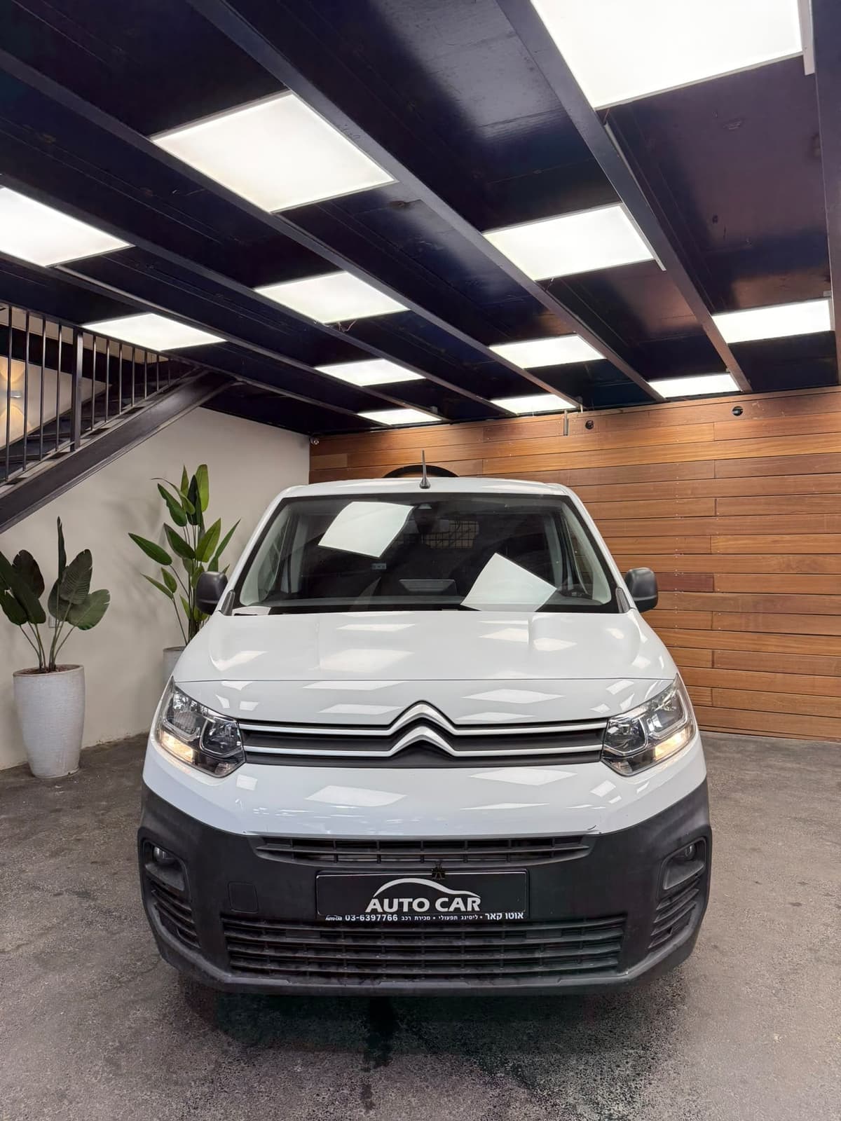 סיטרואן BERLINGO שנהב לבן